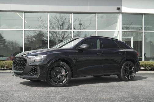 Mythos Black Metallic 2026 Audi RS Q8 4.0T