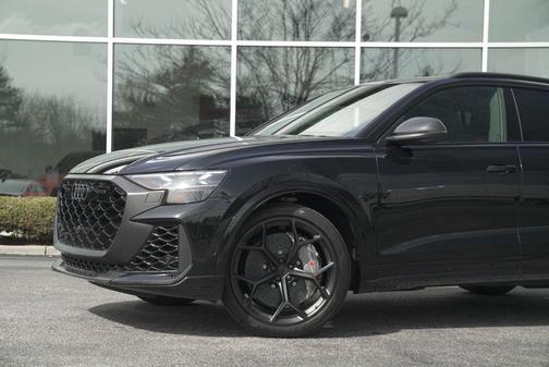 Mythos Black Metallic 2026 Audi RS Q8 4.0T