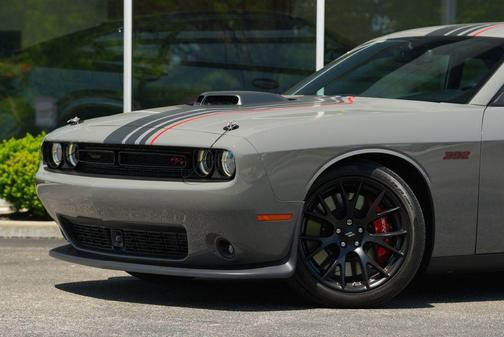 Destroyer Gray Clearcoat 2023 Dodge Challenger R/T Scat Pack