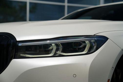 Alpine White 2022 BMW ALPINA B7 xDrive