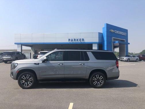 2023 GMC Yukon XL 4WD AT4