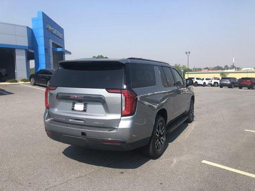 2023 GMC Yukon XL 4WD AT4