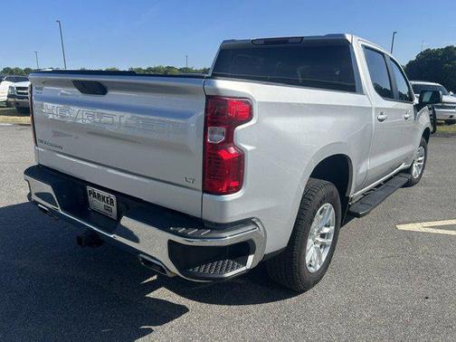 Silver Ice Metallic 2021 Chevrolet Silverado 1500 LT