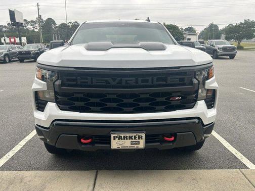 Summit White 2024 Chevrolet Silverado 1500 Custom Trail Boss