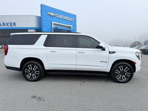 2023 GMC Yukon XL 4WD AT4
