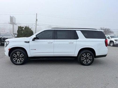 2023 GMC Yukon XL 4WD AT4