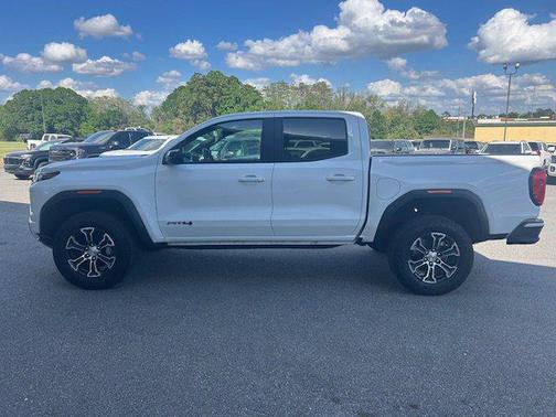 Summit White 2024 GMC Canyon AT4