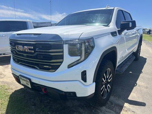 Summit White 2023 GMC Sierra 1500 AT4