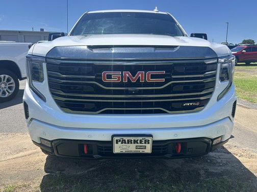 Summit White 2023 GMC Sierra 1500 AT4