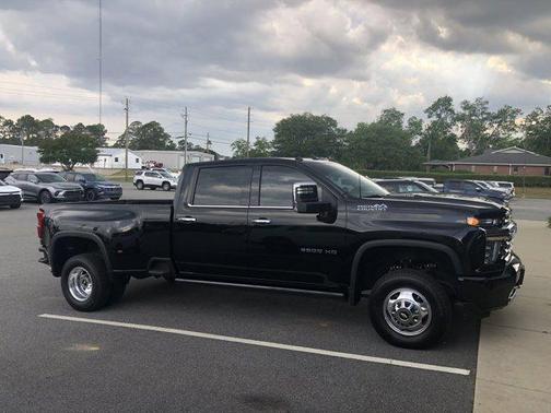 2022 Chevrolet Silverado 3500 High Country