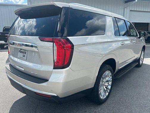 2023 GMC Yukon XL SLT