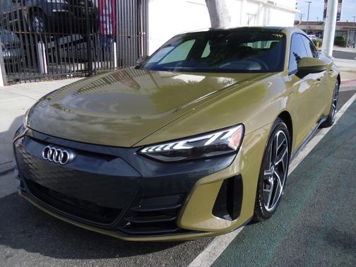 2022 Audi e-tron GT Premium Plus