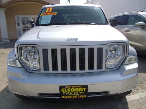 Bright Silver Metallic Clearcoat 2011 Jeep Liberty Sport