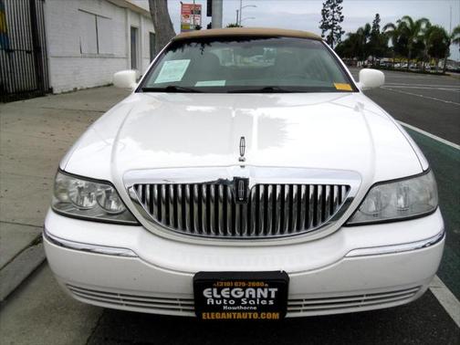 2005 Lincoln Town Car Signature