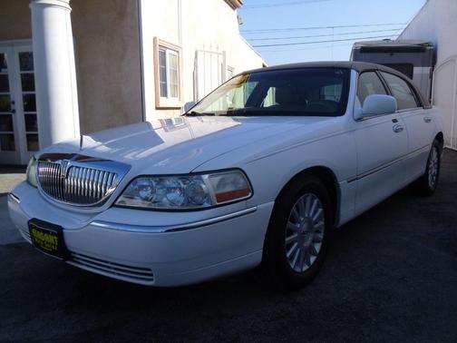 2005 Lincoln Town Car Signature