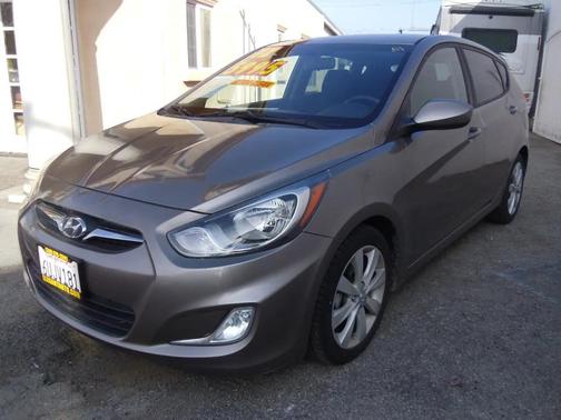 2012 Hyundai Accent SE