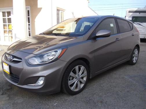 2012 Hyundai Accent SE