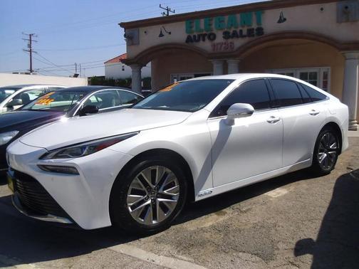 Pearl White 2021 Toyota Mirai Base