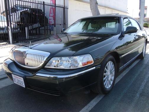 2003 Lincoln Town Car Signature