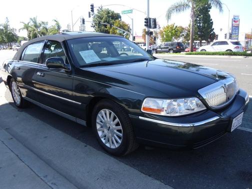 2003 Lincoln Town Car Signature