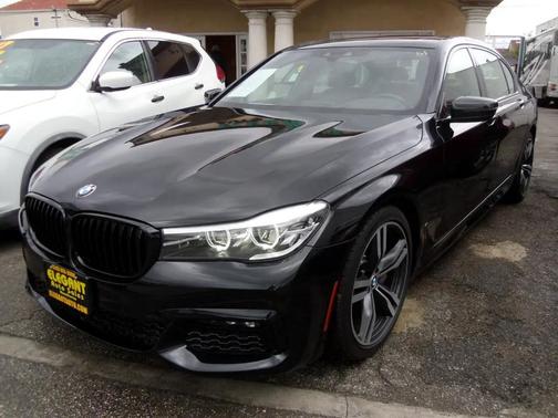 2018 BMW 740 740i Sedan