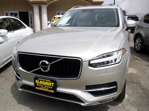 2016 Volvo XC90 T6 Momentum