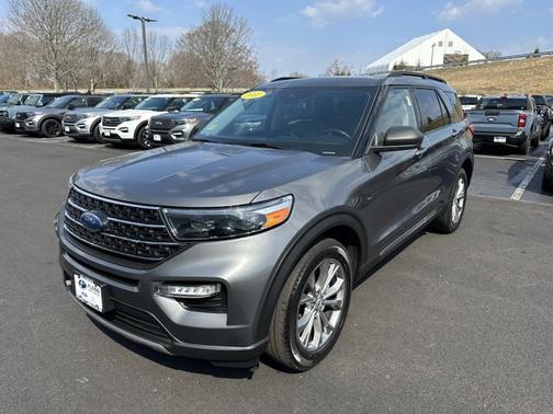 CARBONIZED GRAY METALLIC 2022 Ford Explorer XLT