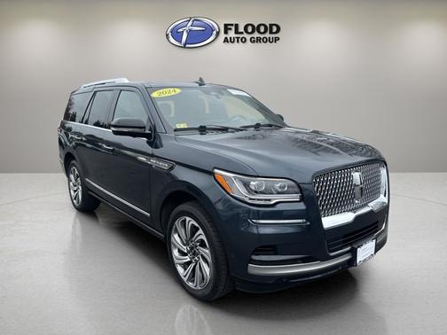 FLIGHT BLUE METALLIC CLEARC 2024 Lincoln Navigator RESERVE