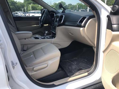 2019 Jeep Grand Cherokee Laredo