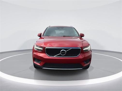 2019 Volvo XC40 T5 Momentum
