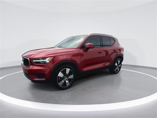 2019 Volvo XC40 T5 Momentum