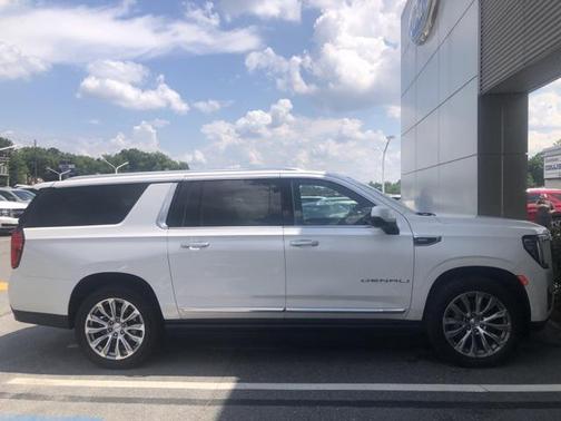 2022 GMC Yukon XL Denali