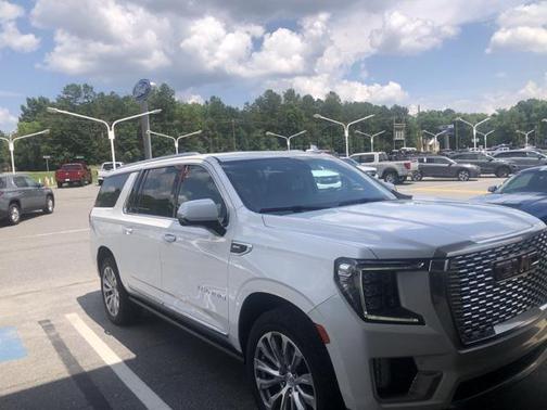 2022 GMC Yukon XL Denali