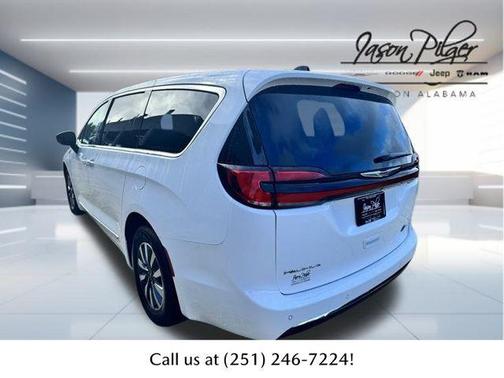 2023 Chrysler Pacifica Hybrid Limited