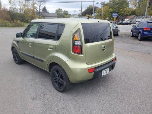 2010 Kia Soul +