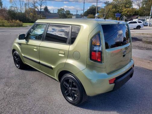 2010 Kia Soul +