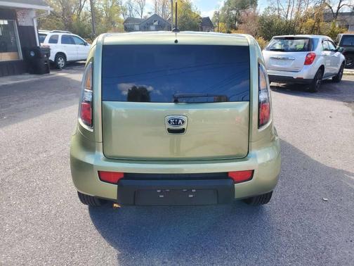 2010 Kia Soul +