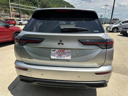 ALLOY SILVER ME 2026 Mitsubishi Outlander ES S-AWC