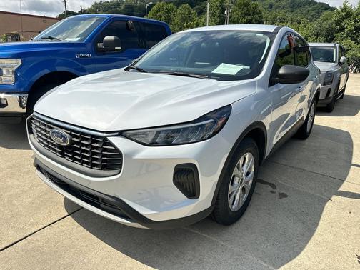 Space Silver Metallic 2025 Ford Escape Active