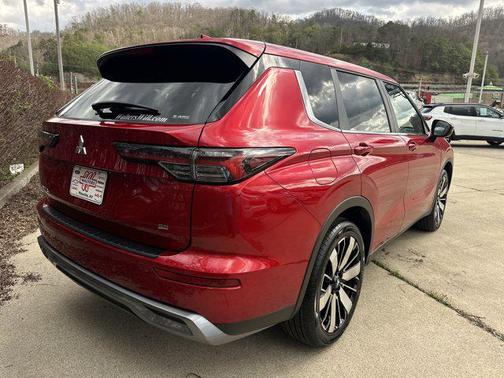 Red Diamond 2026 Mitsubishi Outlander SE 2.5 S-AWC