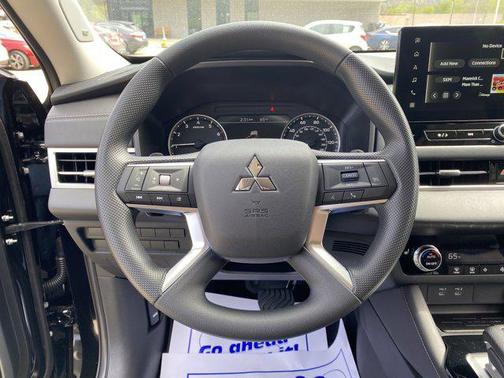 2025 Mitsubishi Outlander ES 2.5 S-AWC