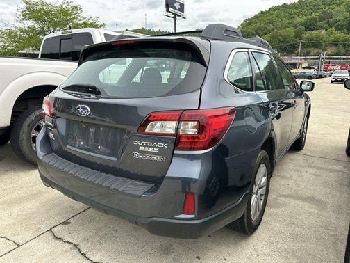 Carbide Gray Metallic 2017 Subaru Outback 2.5i