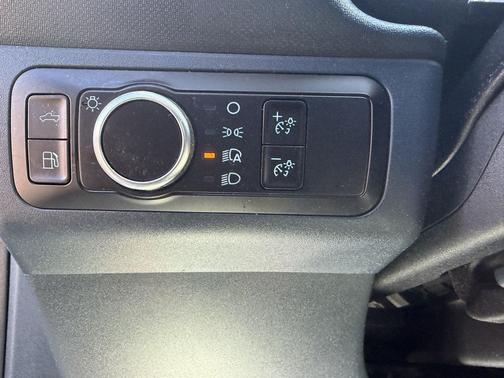 Oxford White 2025 Ford Maverick XL