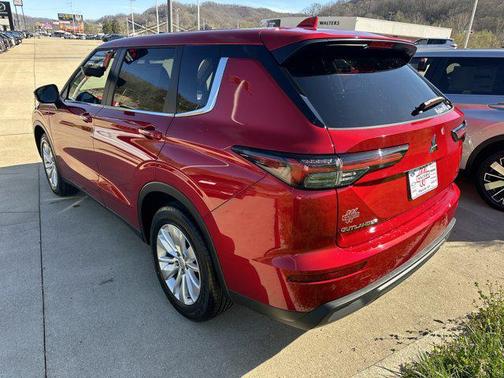 Red Diamond 2026 Mitsubishi Outlander ES 2.5 S-AWC