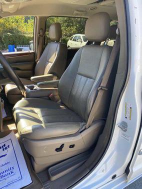 2014 Chrysler Town & Country Touring-L