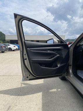 2025 Mazda Mazda3 FWD w/Preferred Package