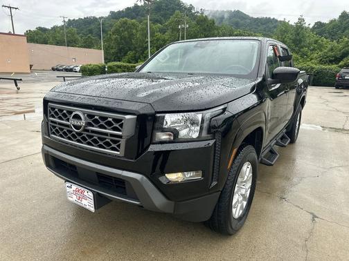 Super Black 2022 Nissan Frontier SV