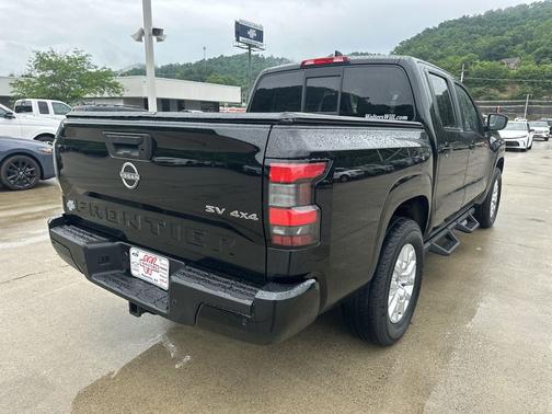 Super Black 2022 Nissan Frontier SV