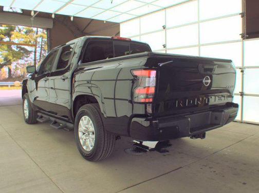 Super Black 2022 Nissan Frontier SV