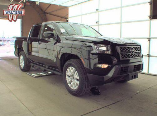 Super Black 2022 Nissan Frontier SV